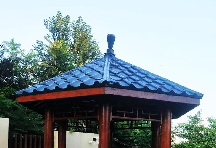 仿古金属屋面瓦全解析 铝镁锰合金瓦、铜瓦与金属斗拱的工艺与应用——西安鹏航厂家指南